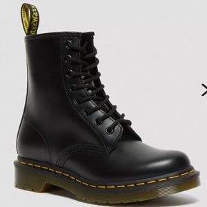 Dr. Martens Black Leather Boots Women’s 6